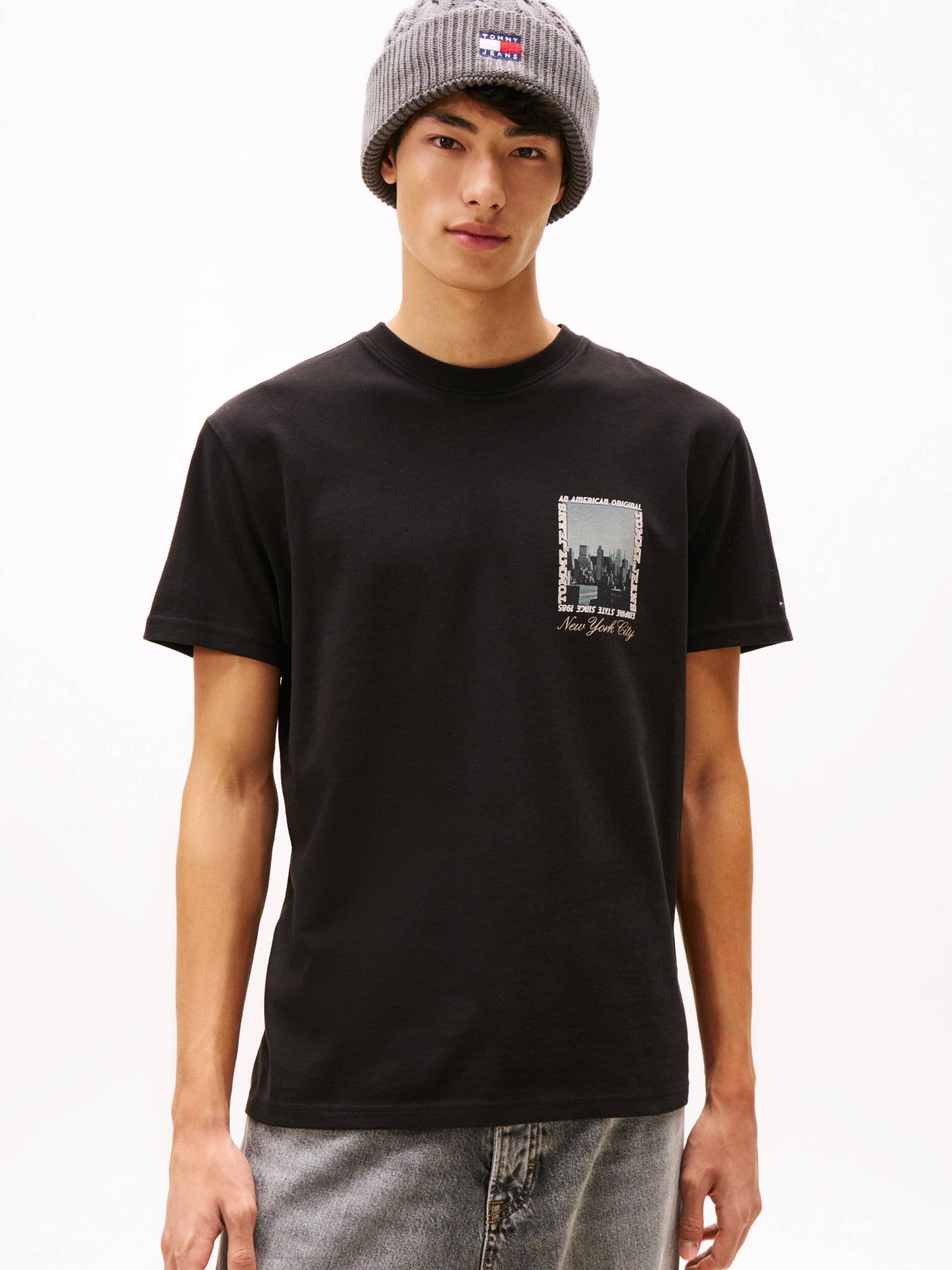 Tommy Hilfiger Men T-shirt