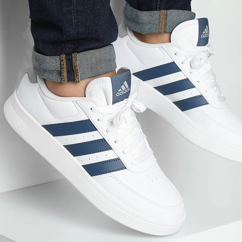 Adidas Men tennis shoes