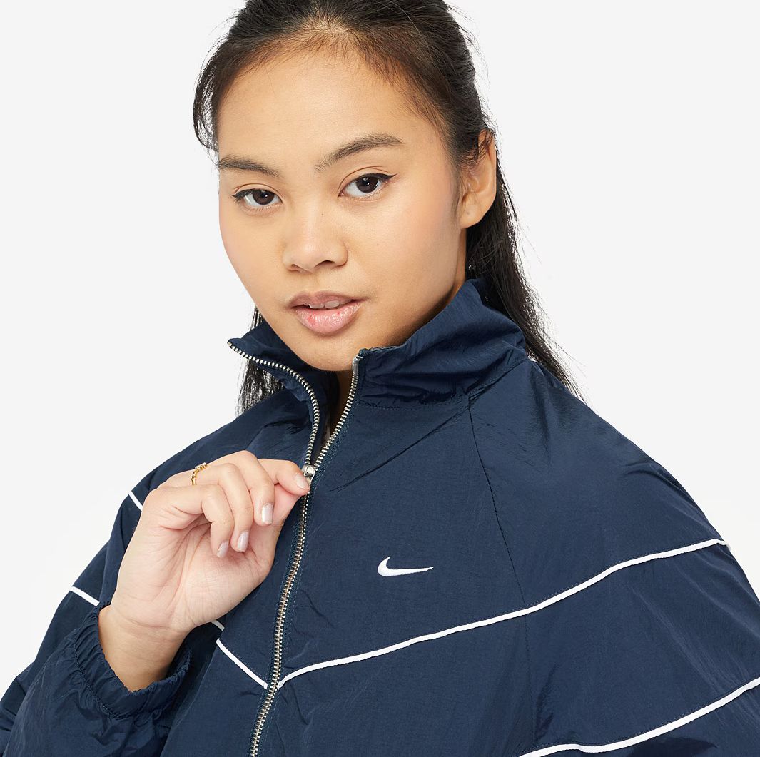 NIKE women windrunner jacket