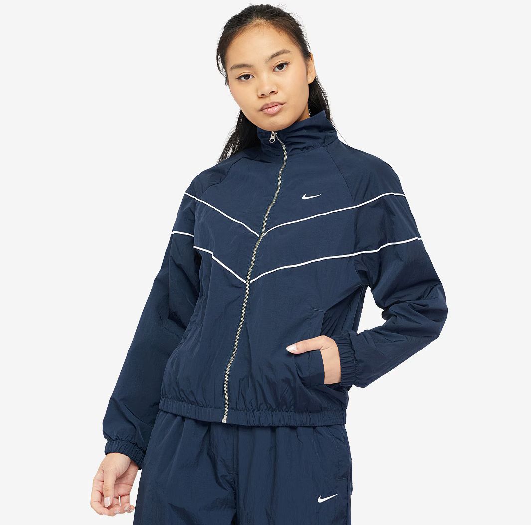 NIKE women windrunner jacket