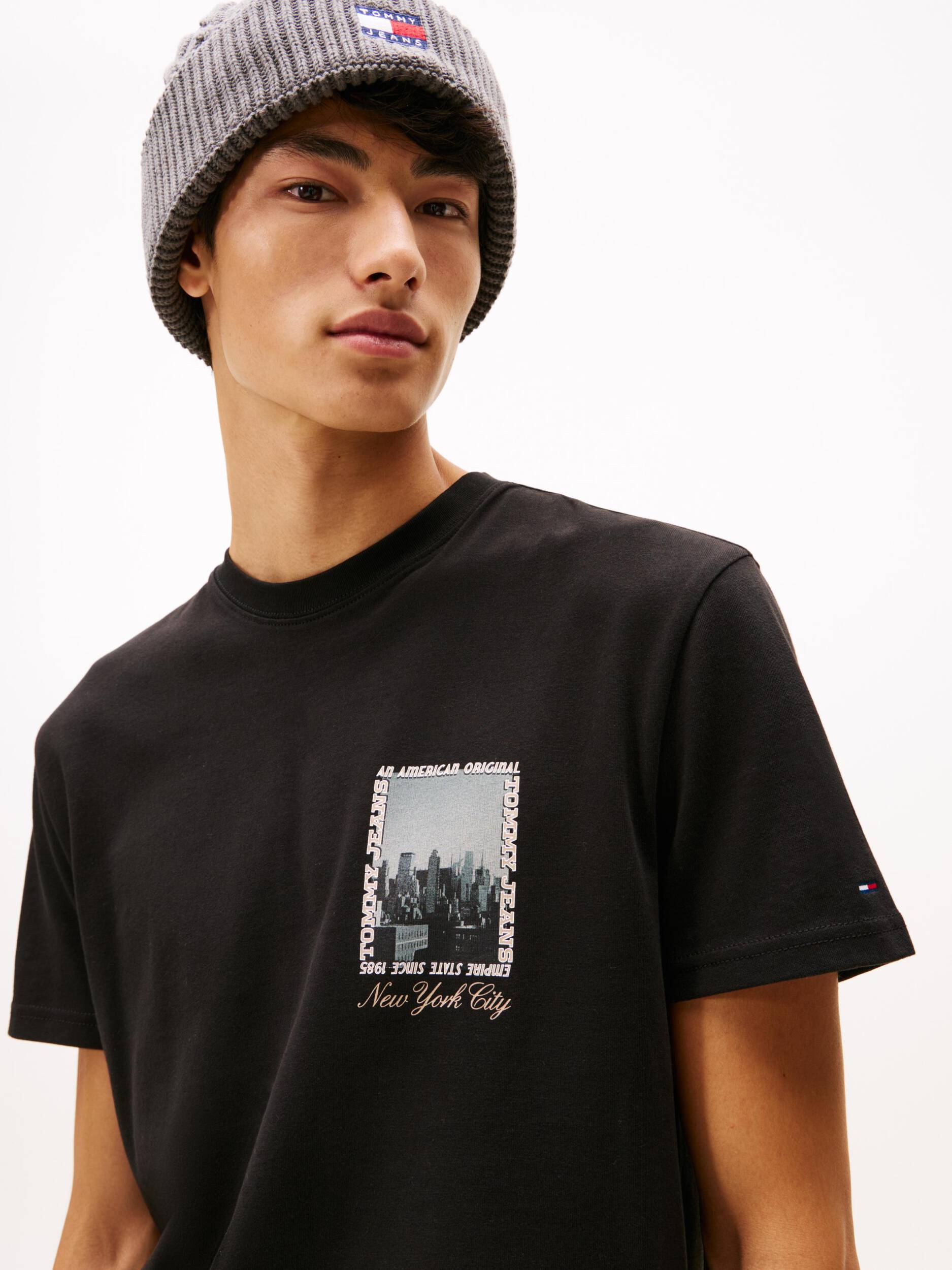 Tommy Hilfiger Men T-shirt